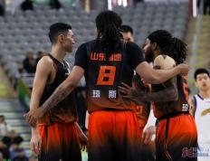 开云APP-广厦队险胜山西队，恩比德关键制胜