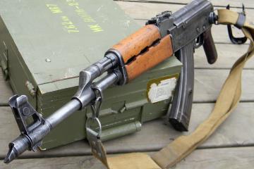 开云体育-哈登狂砍40+三双凿穿鹈鹕防线，爵士主场险胜捍卫西部前三