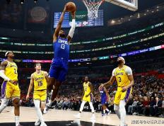 开云平台-猛龙客场击败湖人，伦纳德砍