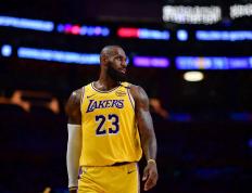 开云体育官方网站-湖人主场擒绿衫军，取得胜利