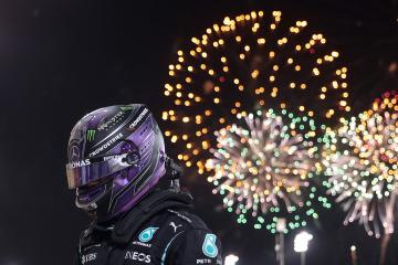 开云平台-关于梅赛德斯绝杀红牛二队，汉密尔顿高光表现的信息