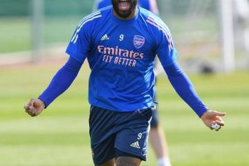 开云体育登录-法国队完胜马来西亚队，辛杜状态火热