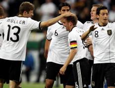 开云官网-德国队绝杀泰国队，黄鸭组合点燃赛场