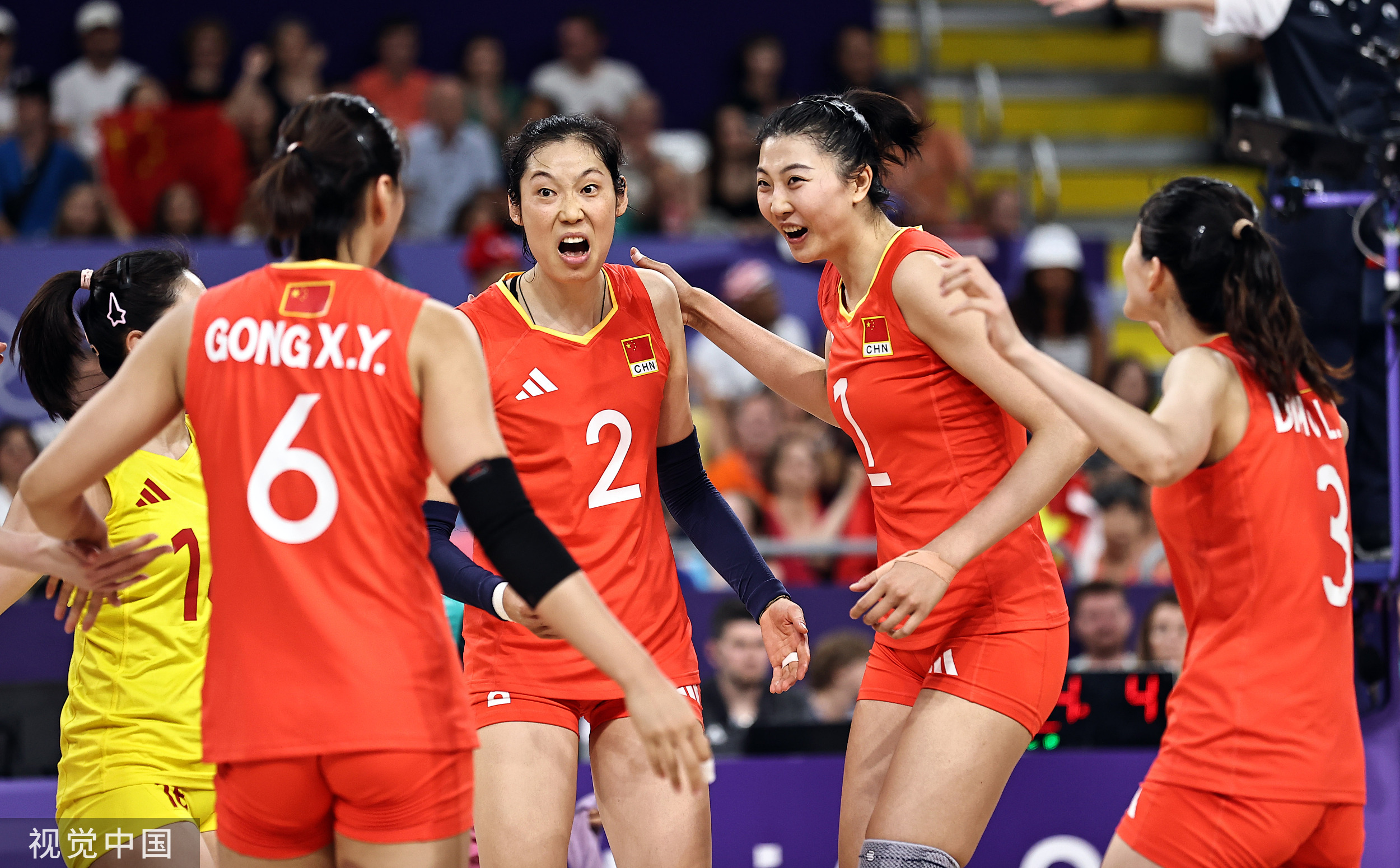开云体育中国-中国女排精彩逆转获胜，晋级半决赛