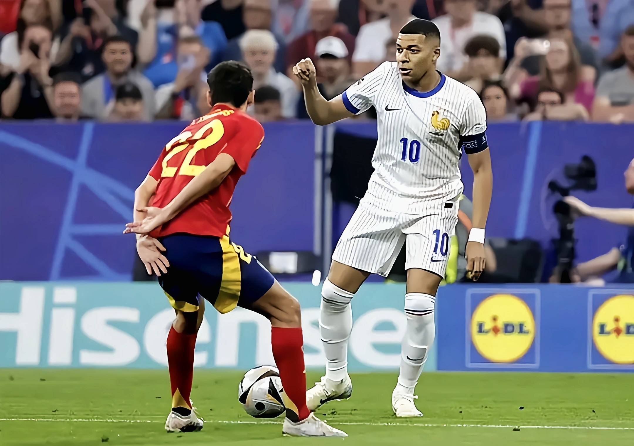 开云官网-瑞典队完胜法国队,奥恰洛夫统治全场