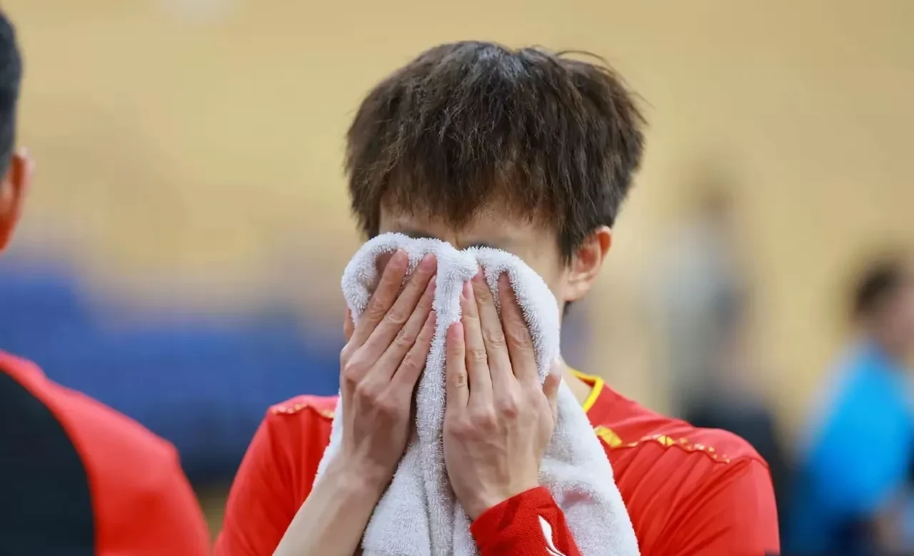 开云体育app-日本队完胜中国队，林高远点燃赛场