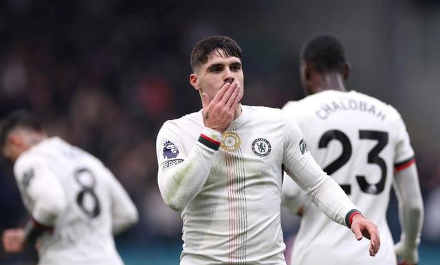 开云平台-切尔西客场逆转获胜,豪取三分