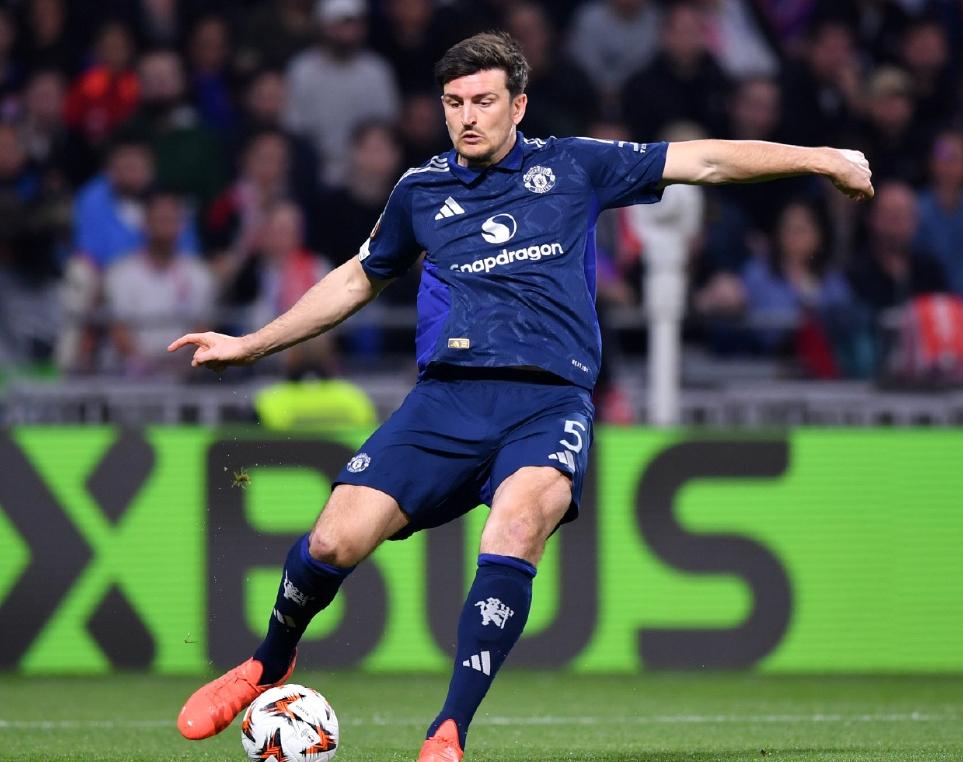 开云平台-切尔西客场逆转获胜,豪取三分