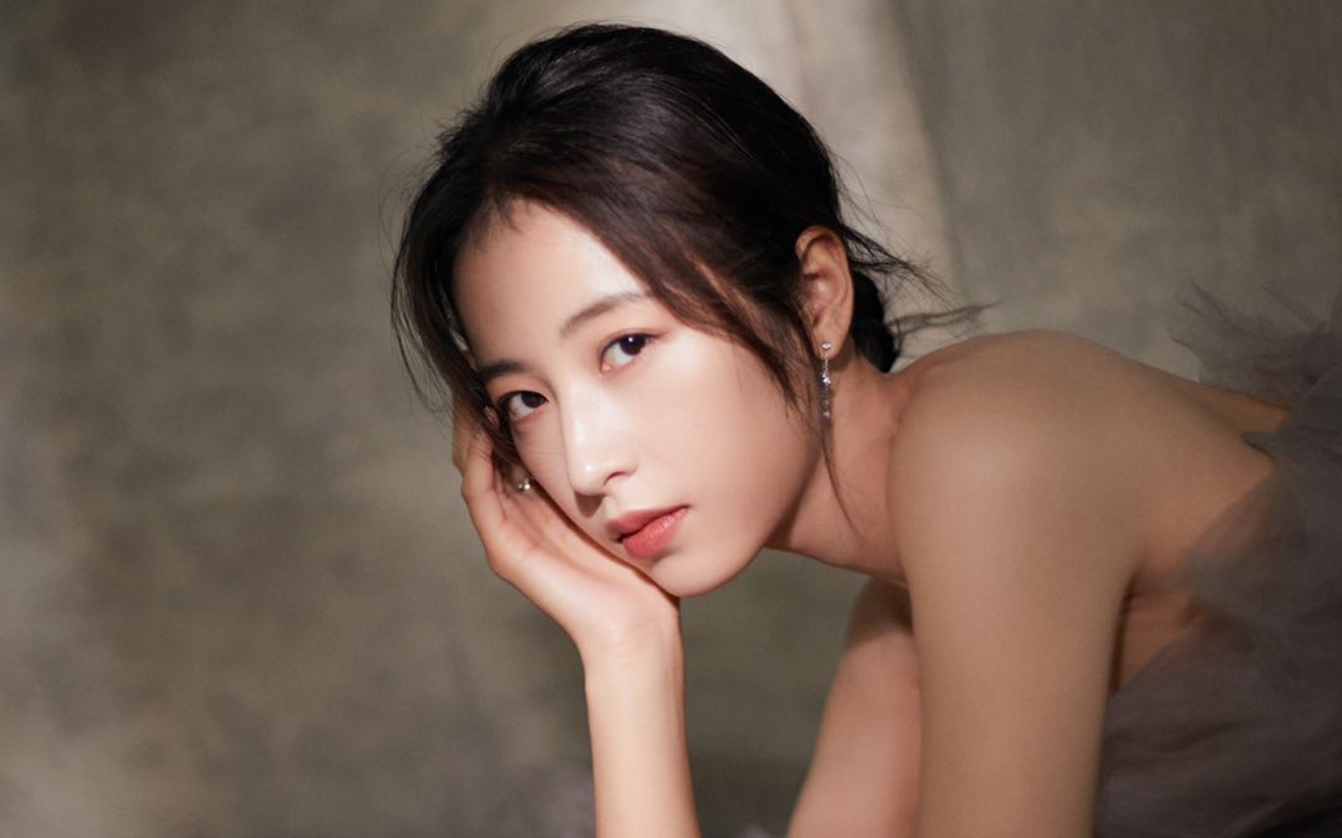 开云体育在线-F1街道赛之夜，马克西·维斯塔潘惊艳四座