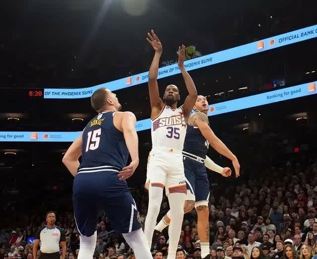 开云体育官网-德甲争冠战焦点战，掘金击败76人